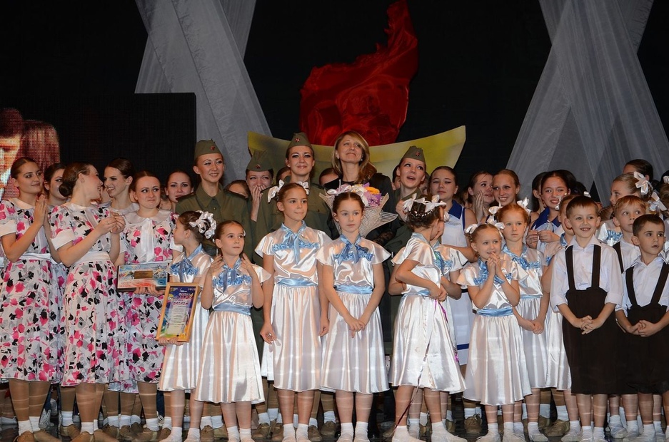 Дк комсомолец старый оскол проект. Дворец культуры комсомолец. Дворец культуры комсомолец. Дк комсомолец старый оскол реконструкция. Дворец культуры казахстан.